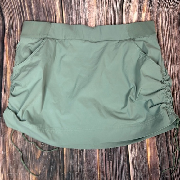 Columbia Athletic Skort- Size XL - Picture 1 of 8